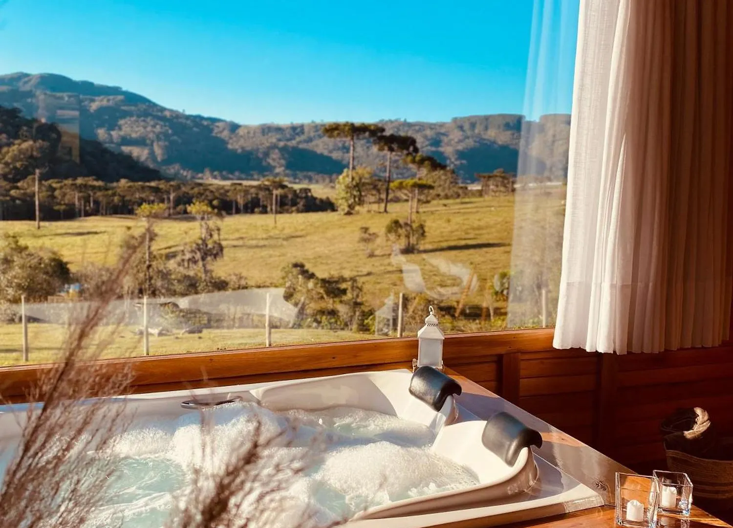 Chale Romantico Com Jacuzzi E Cafe Da Manha Em ランショ・ケイマード シャレー