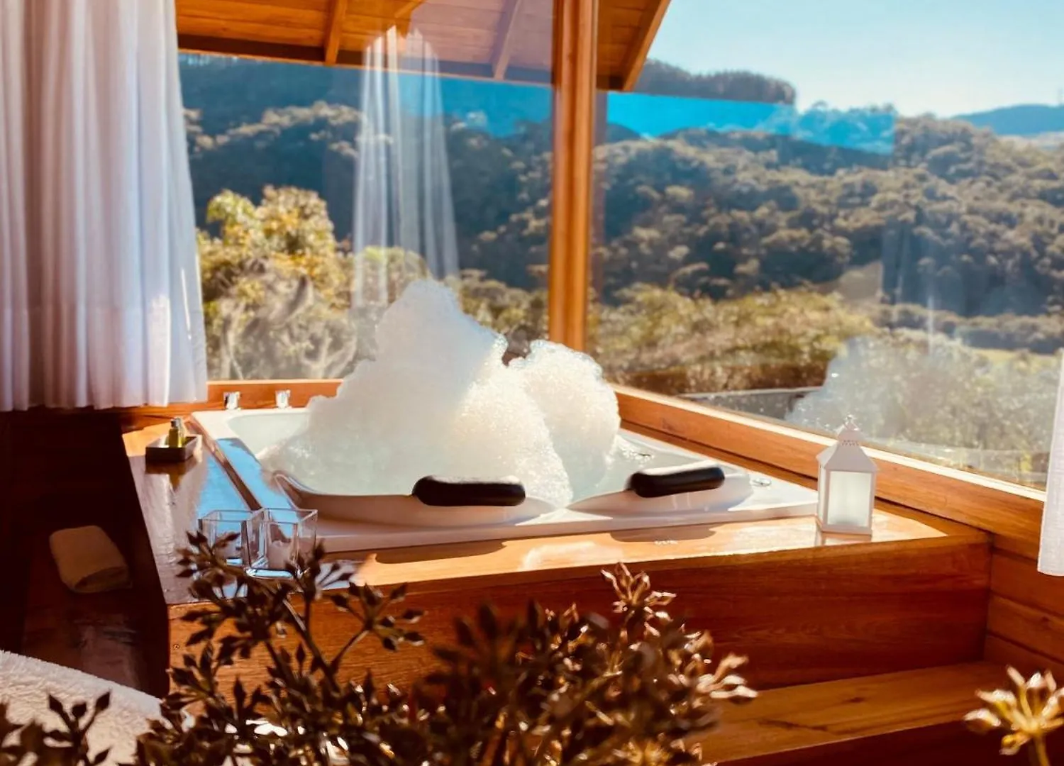 Chale Romantico Com Jacuzzi E Cafe Da Manha Em ランショ・ケイマード シャレー