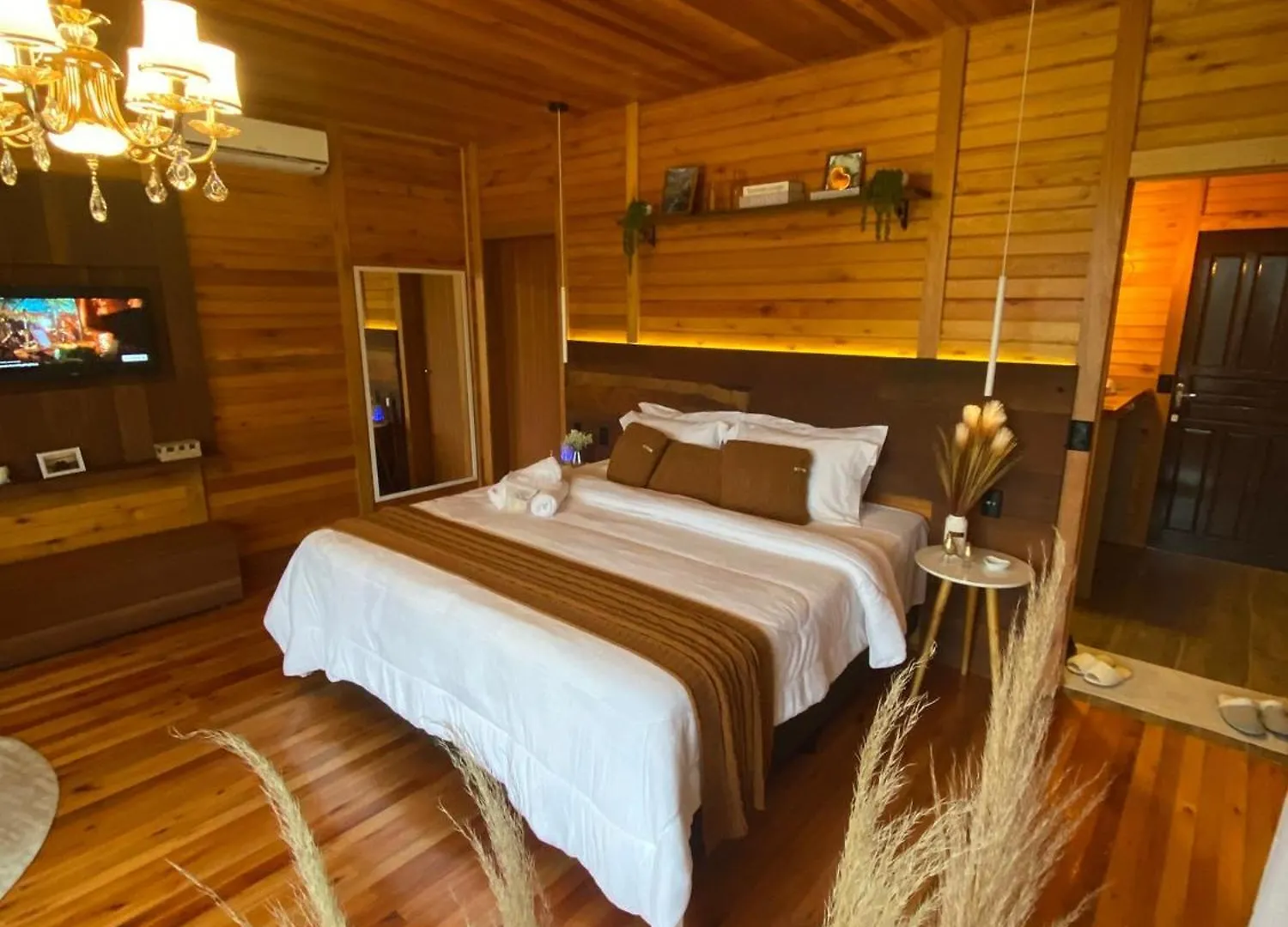 Chale Romantico Com Jacuzzi E Cafe Da Manha Em ランショ・ケイマード
